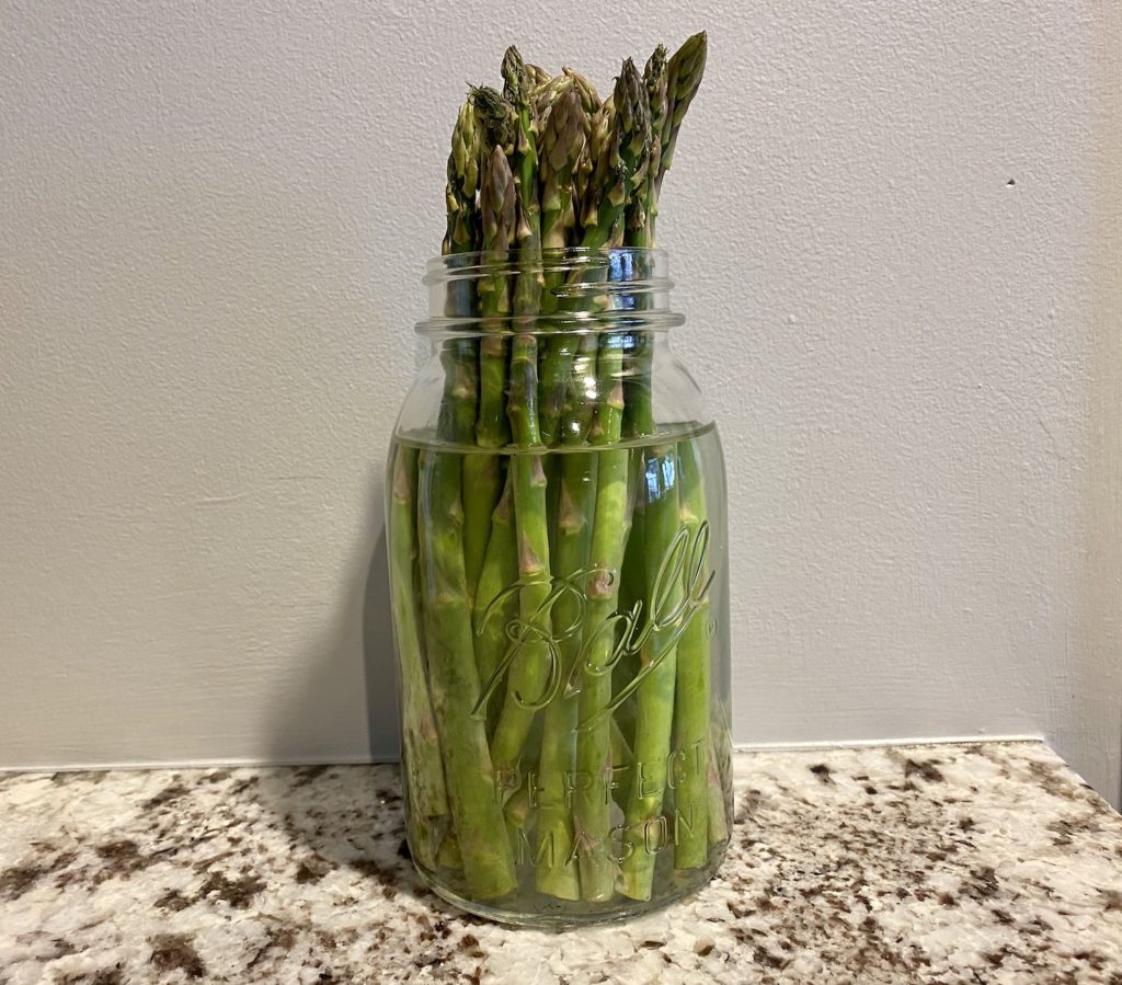preserve asparagus in water