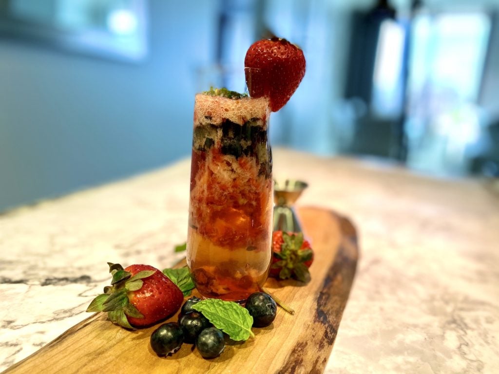 Berry Rosé Mint Fizz