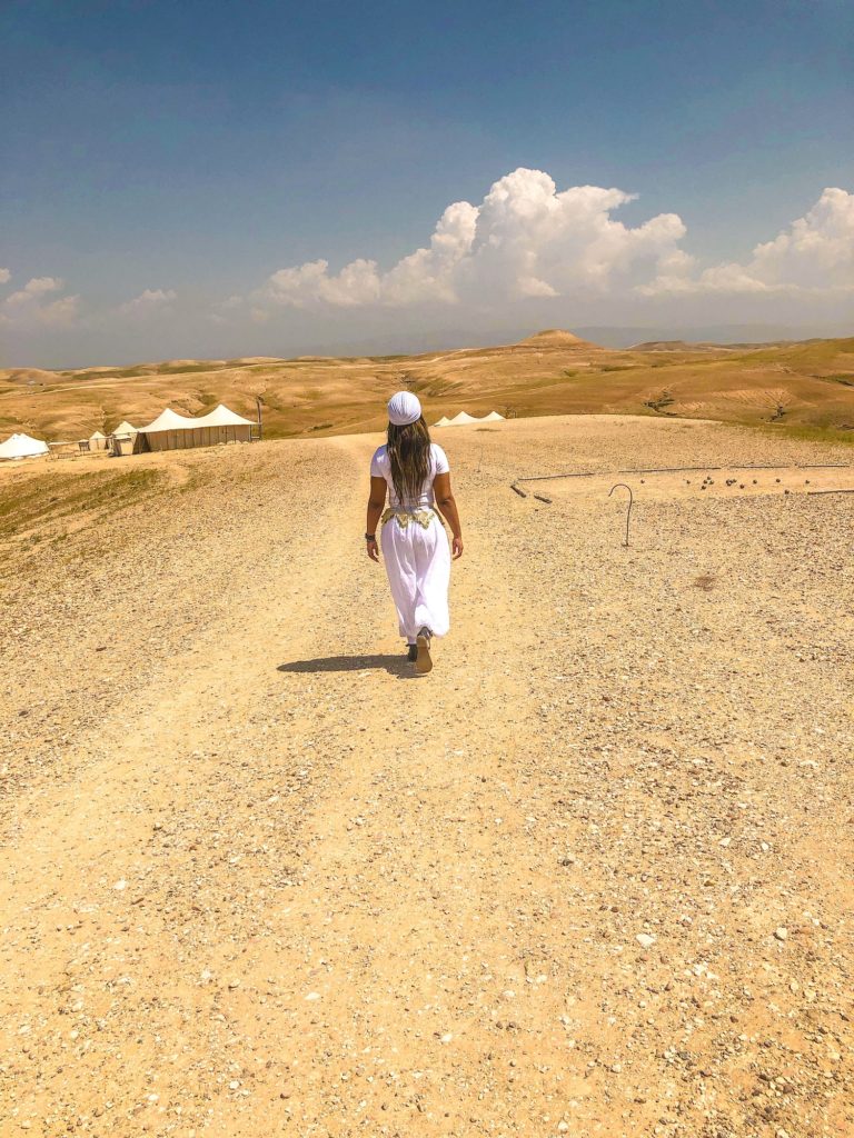 elicit folio woman morocco desert agafay desert