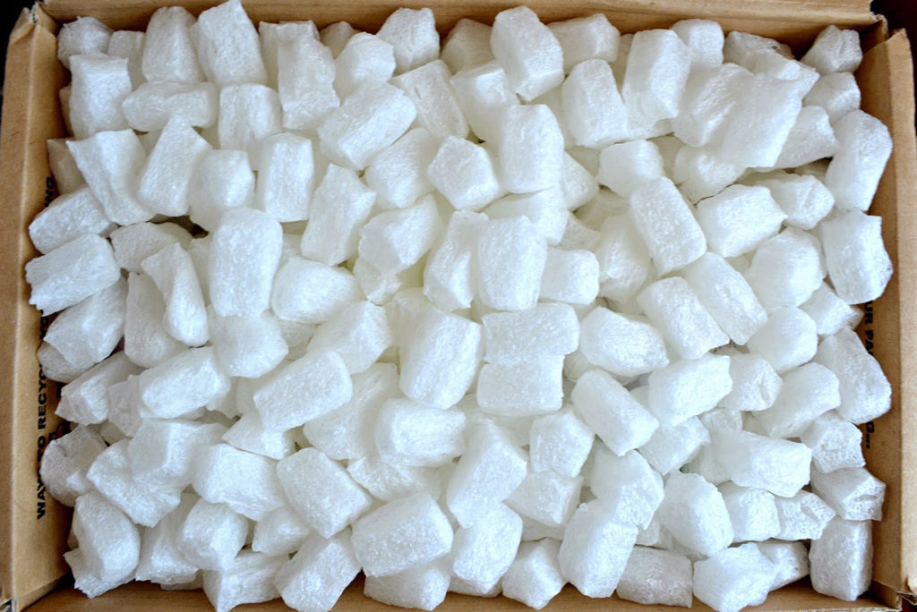 packing-peanuts for housewarming party game idea