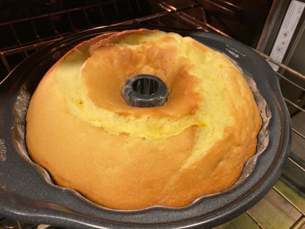cream_cheese_pound_cake_elicit_folio