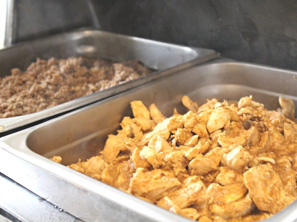 Chicken or beef fillings for tacos