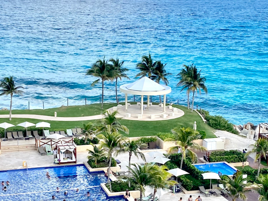 destination wedding planning tips
