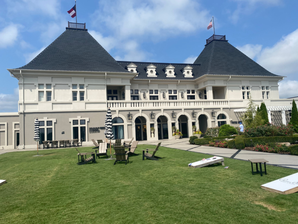 Photo of front of Chateau Elan Winery and Resort