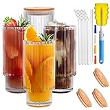 Glass smoothie cup with wooden lid
