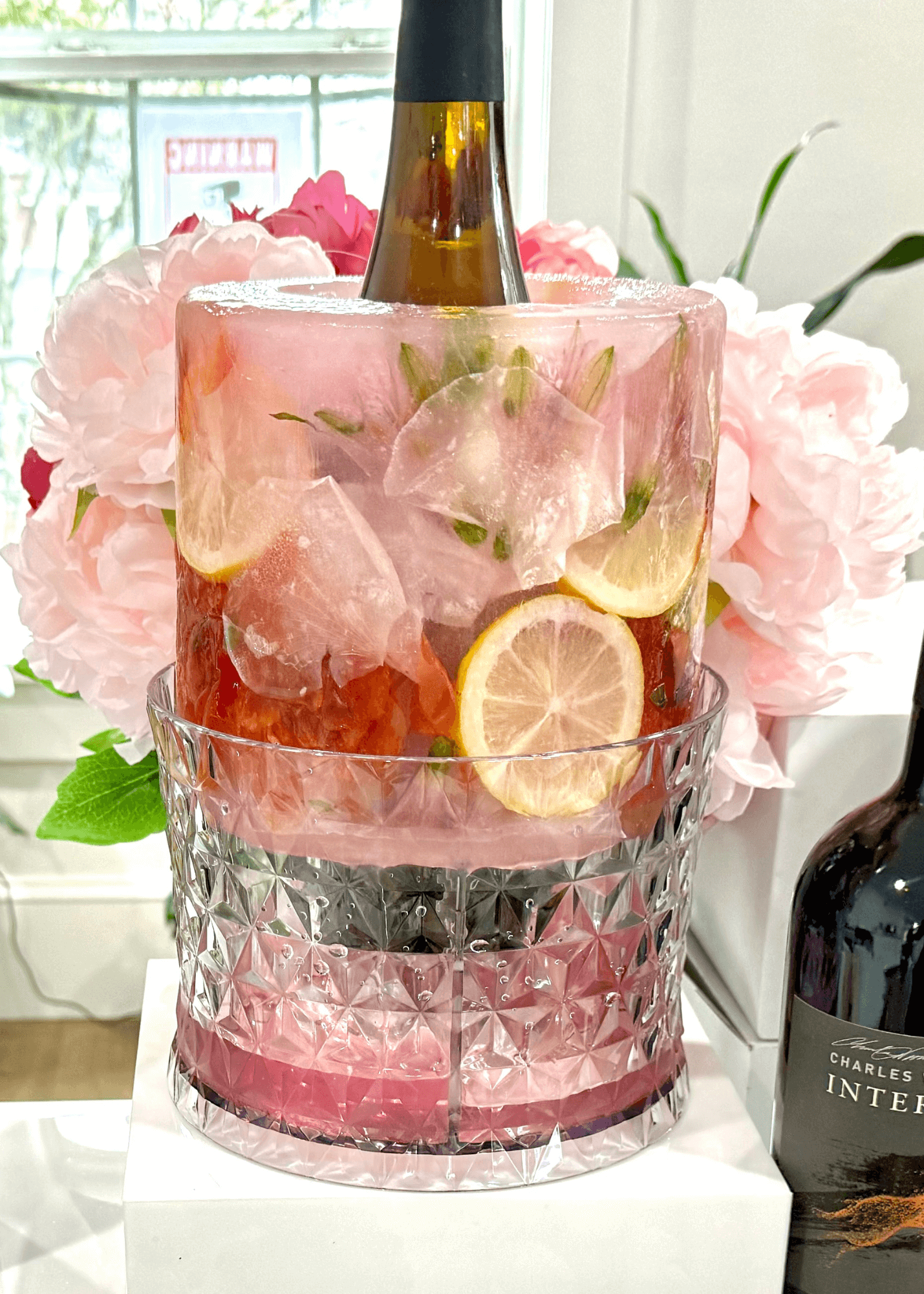 Photo of ice mold with flowers
