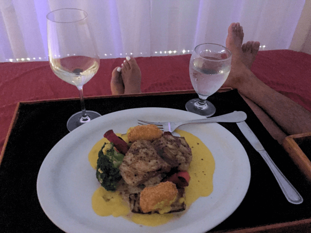 Screaming Eagle in Aruba enjoy dinner in bed