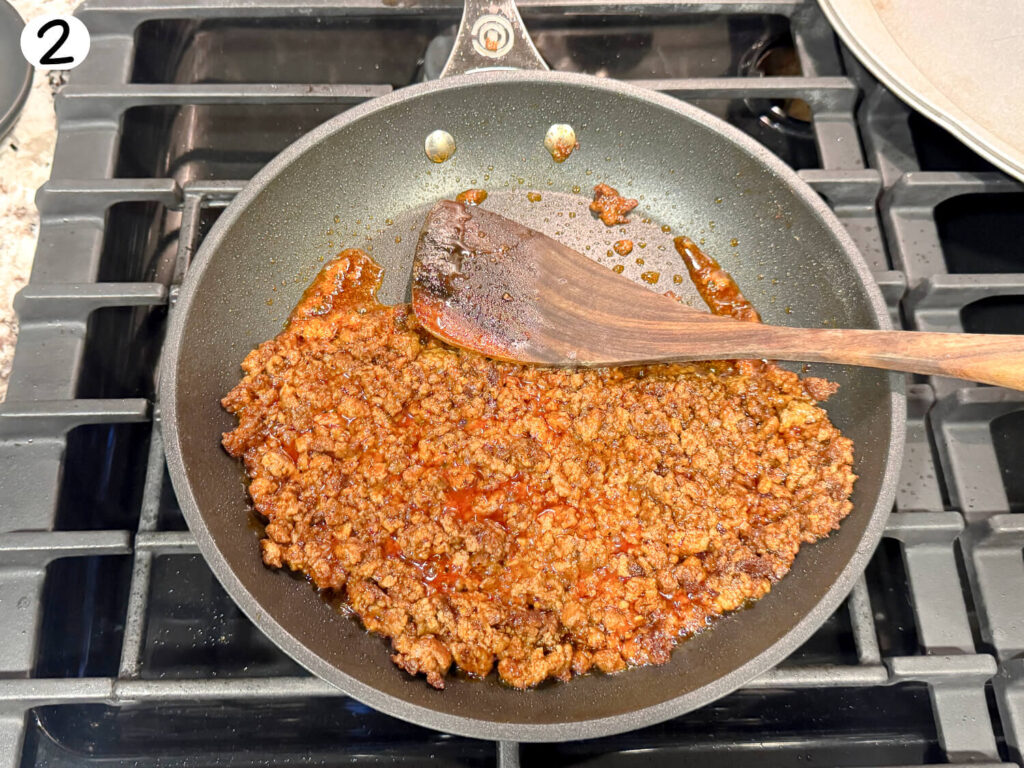 photo of seasoned ground beef in a pan