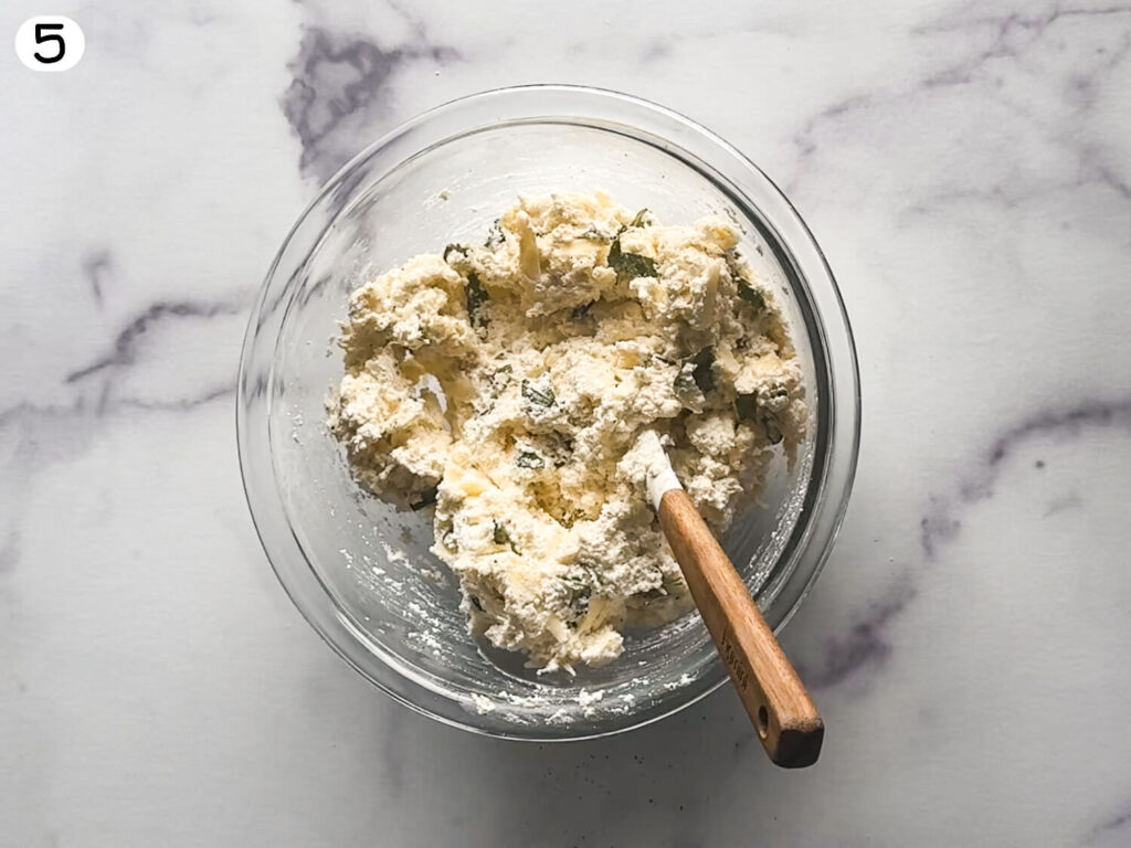 photo of ricotta topping for lasagna soup