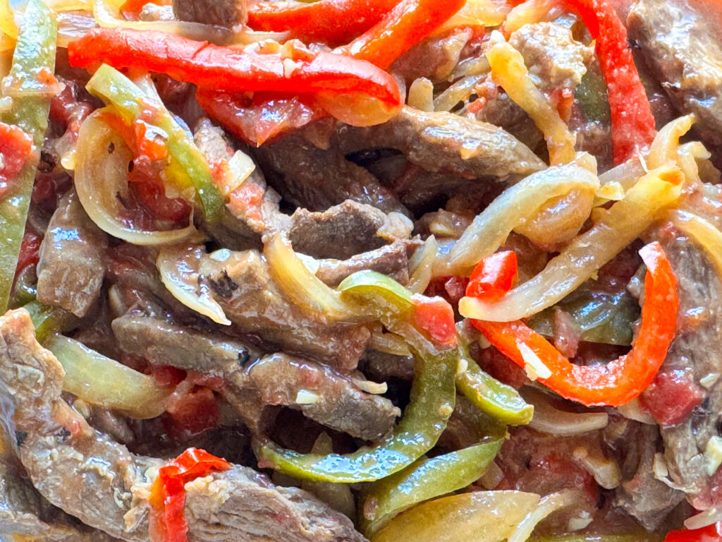 zoomed in shot of slow cooker pepper steak