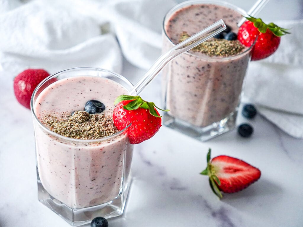photo of two Strawberry Blueberry Smoothies