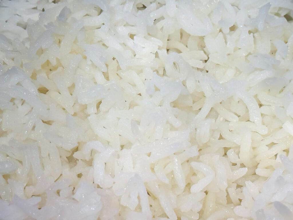 zoomed in photo of cooked fluffy white rice