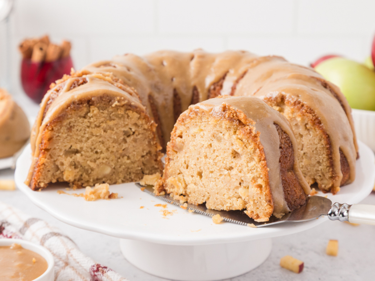 Close up photo of sliced apple bundt cake