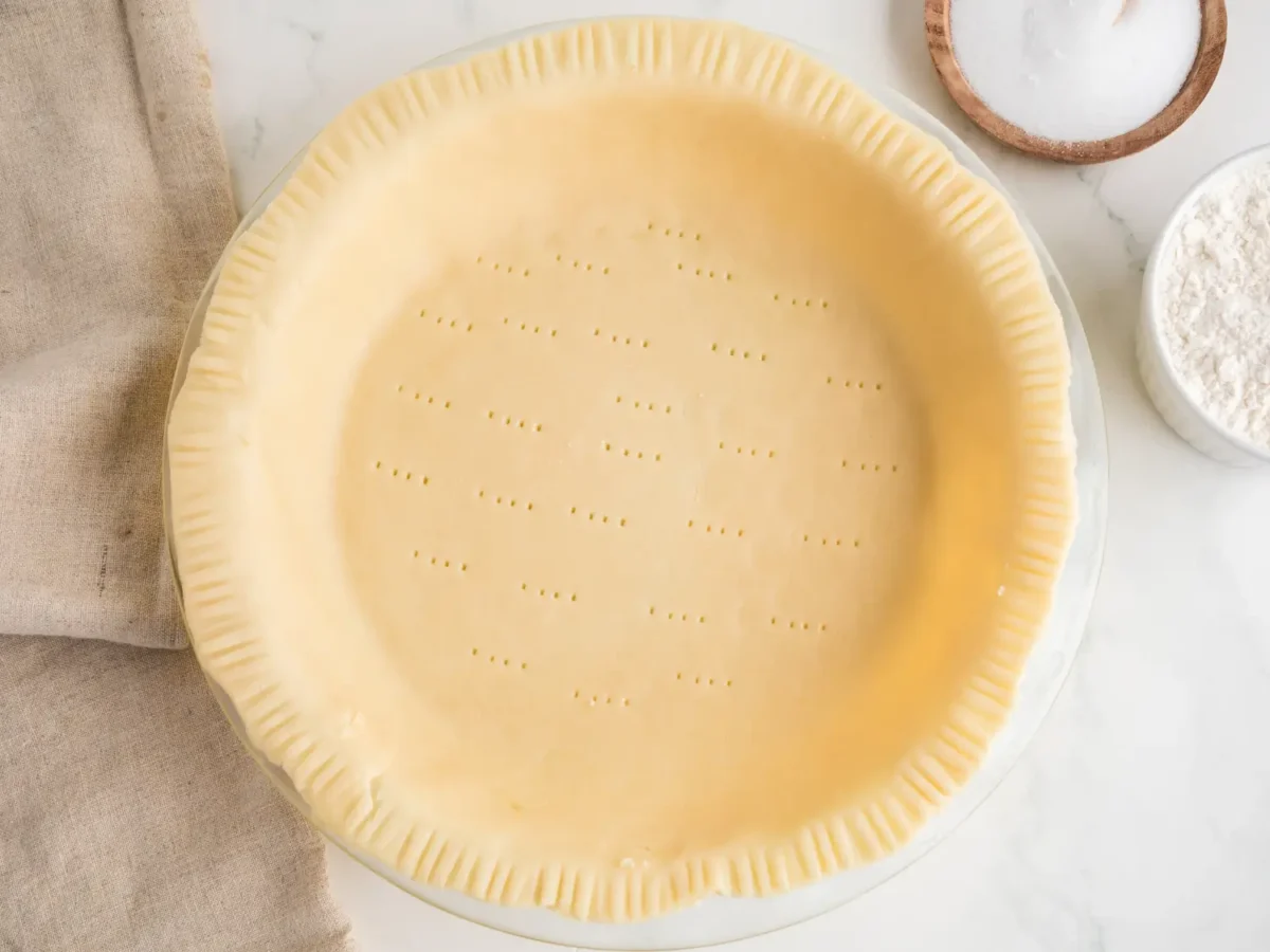 HERO photo of crisco pie crust in a pie dish