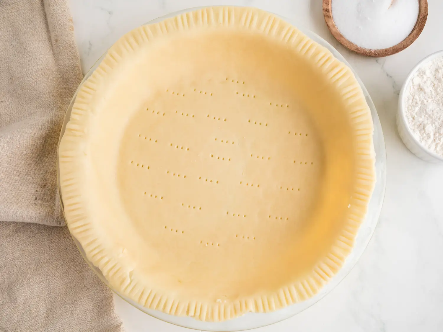 HERO photo of crisco pie crust in a pie dish
